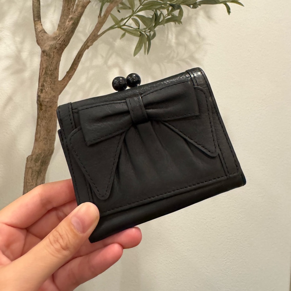 LOVCAT Black Leather Bow Women's Trifold Wallet